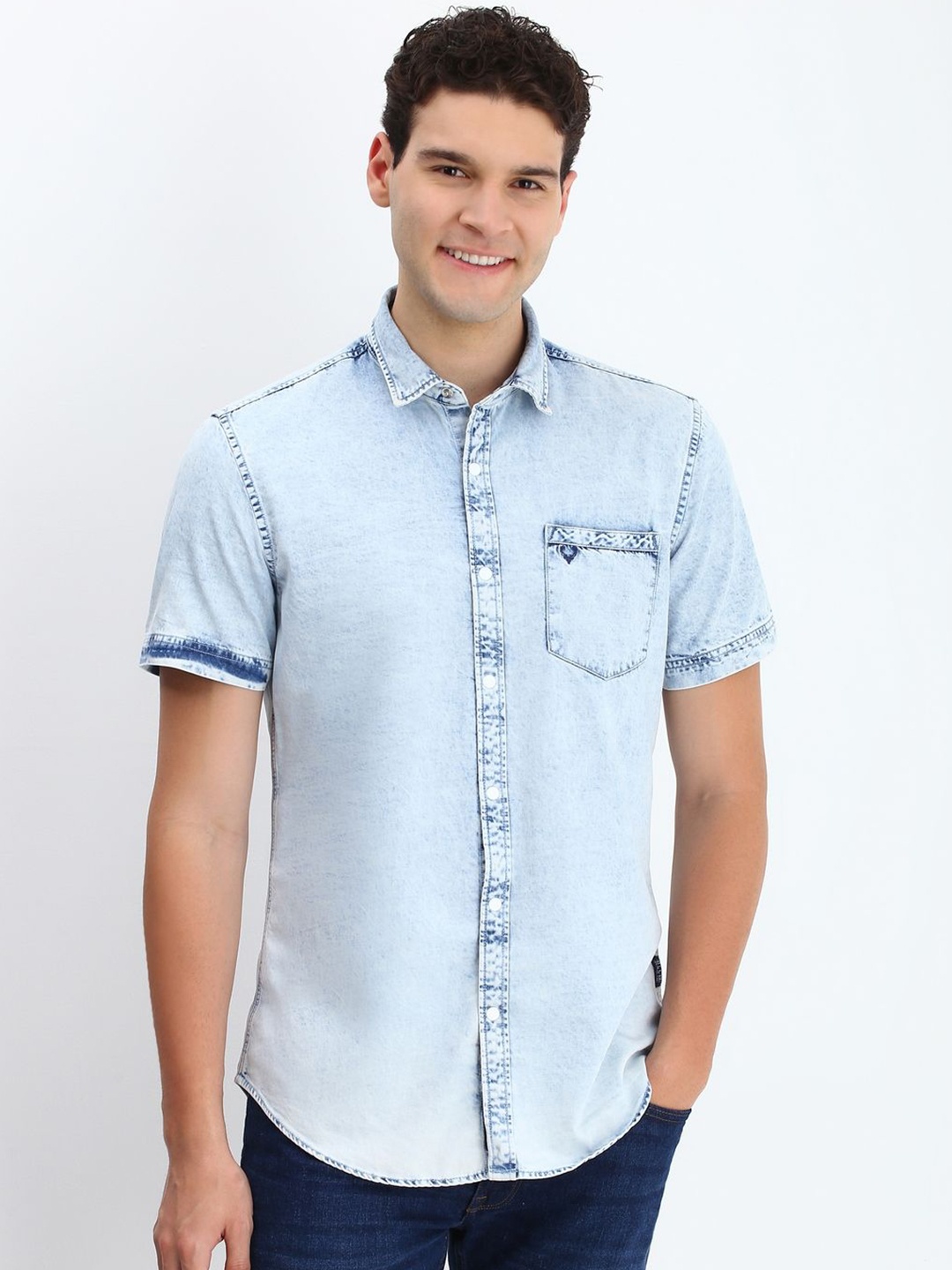 

Allen Solly Men Custom Spread Collar Solid Cotton Casual Shirt, Blue