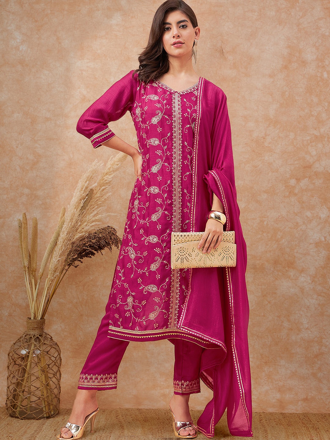 

Sangria Pink Paisley Embroidered Zari & Sequinned Straight Kurta With Trousers & Dupatta