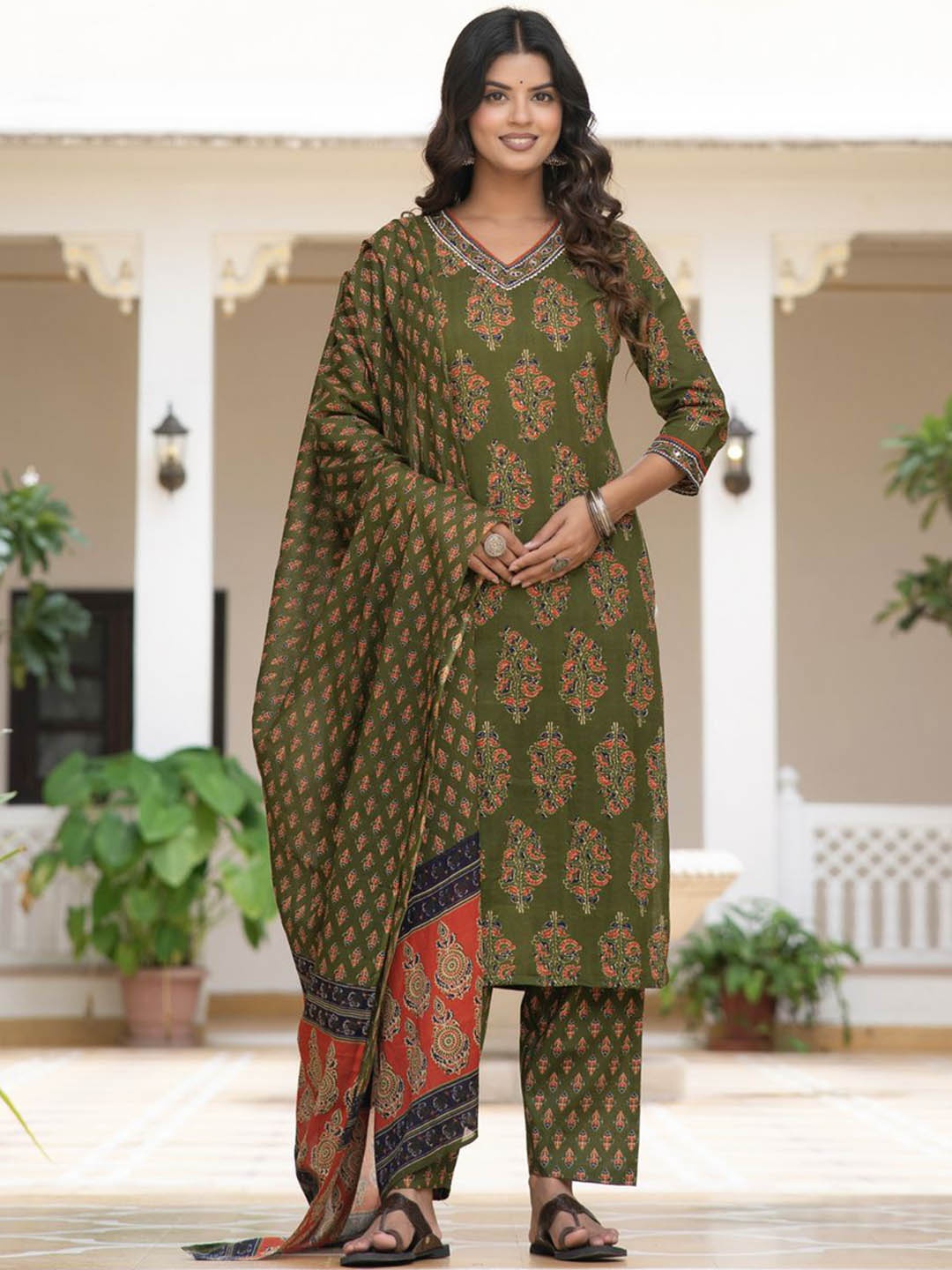 

Neemiya Floral Printed Thread Work Pure Cotton Kurta with Trouser & Dupatta, Green