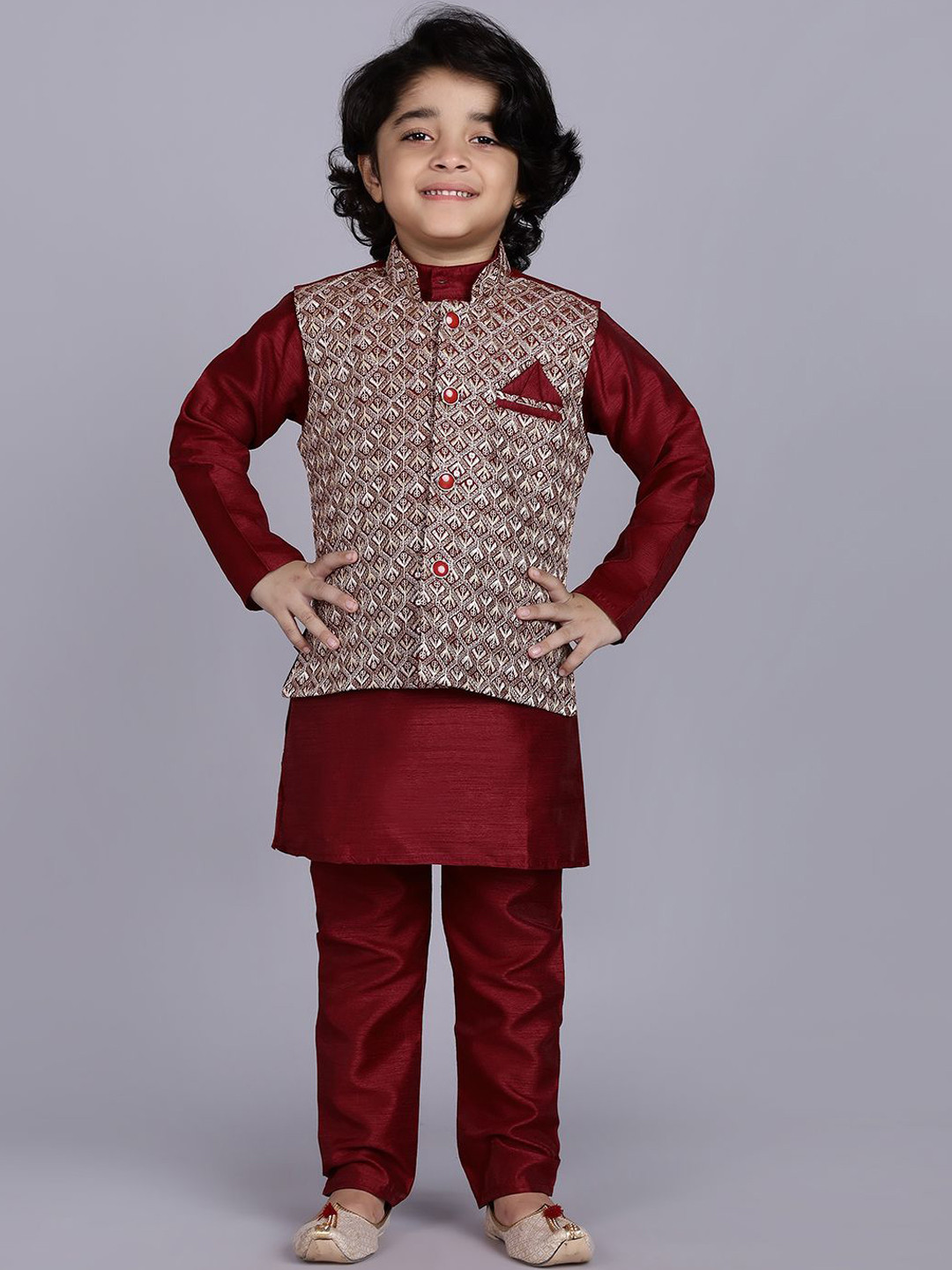 

Ridokidz Boys Mandarin Collar Straight Kurta With Pyjama & Nehru jacket, Maroon