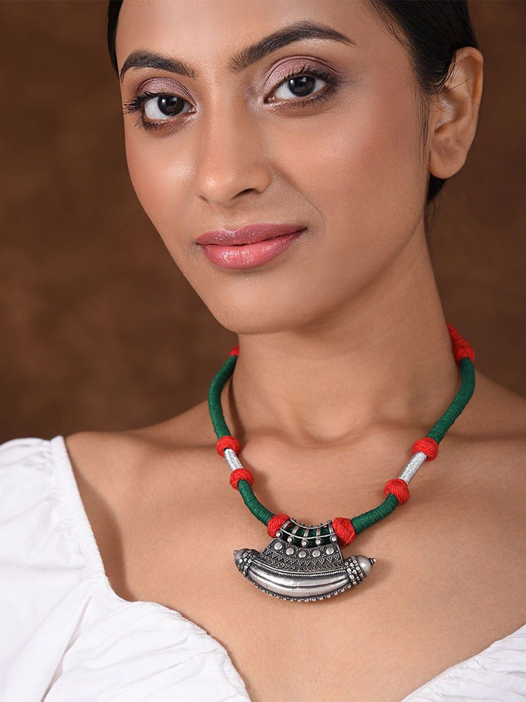 

JAYPORE Minimal Silver Necklace