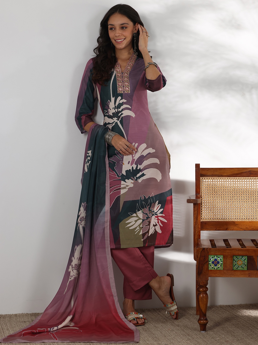 

Libas Floral Printed Thread Work Straight Kurta with Trousers & Dupatta, Mauve