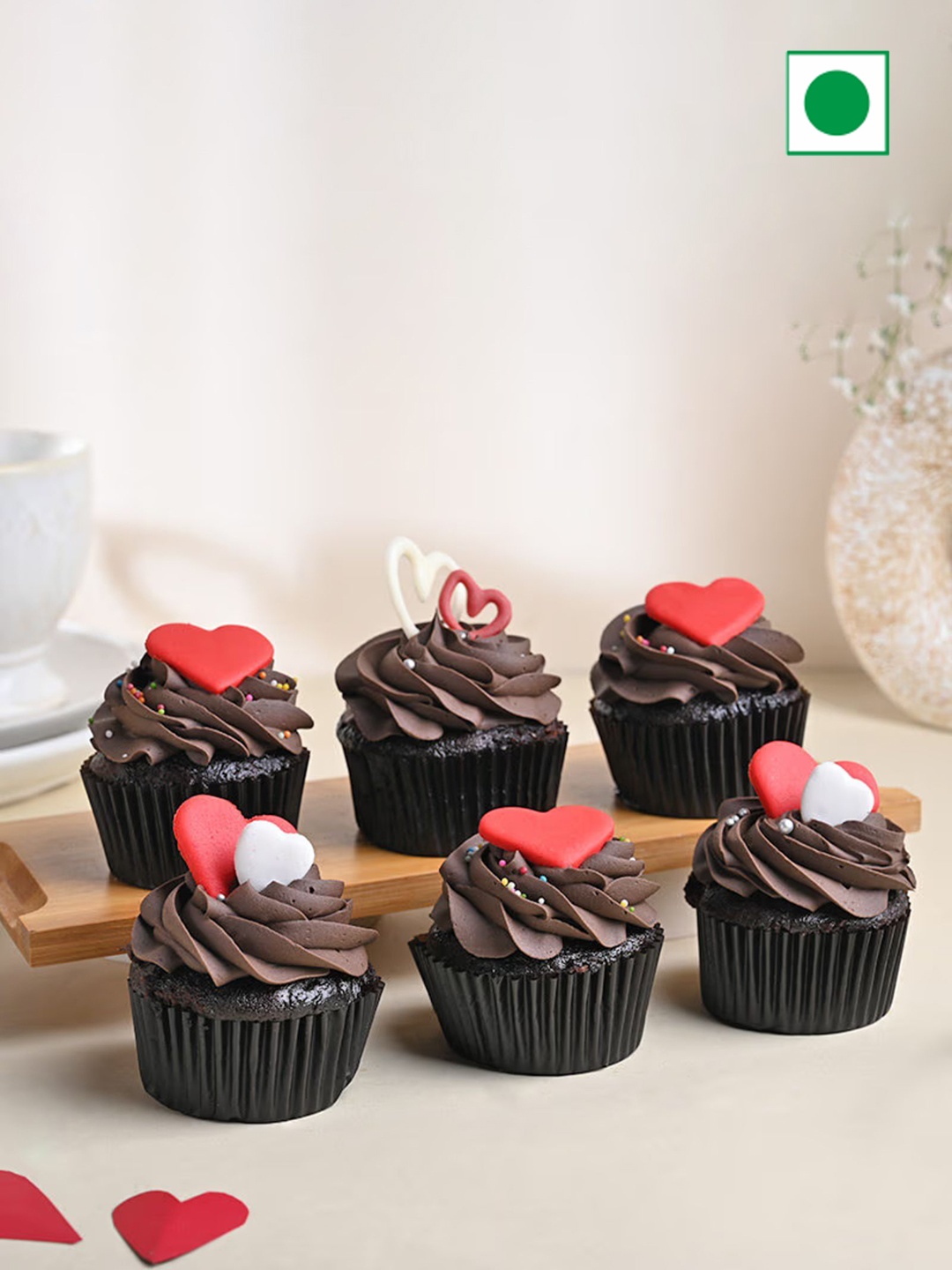 

Floweraura 6Pcs Chocolate Flavour Eggless Round Cupcakes- 500gms, Brown