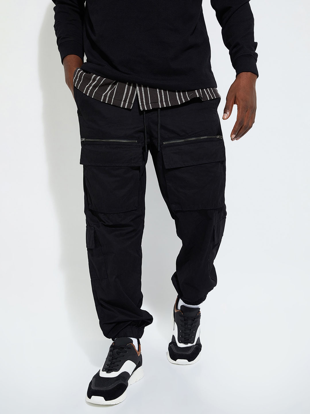 

max URB_N Men Carpenter Fit Cargo Joggers, Black