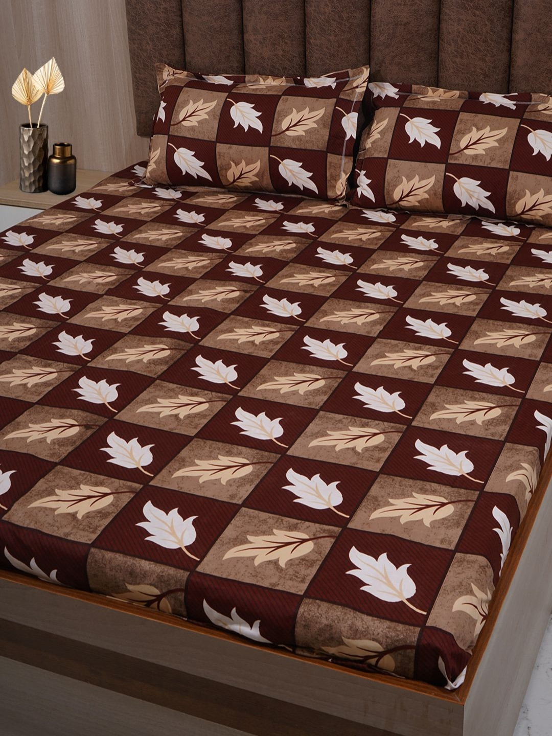 

Adwitiya Brown & White Tropical Printed 210 TC Double Queen Bedsheet with 2 Pillow Covers