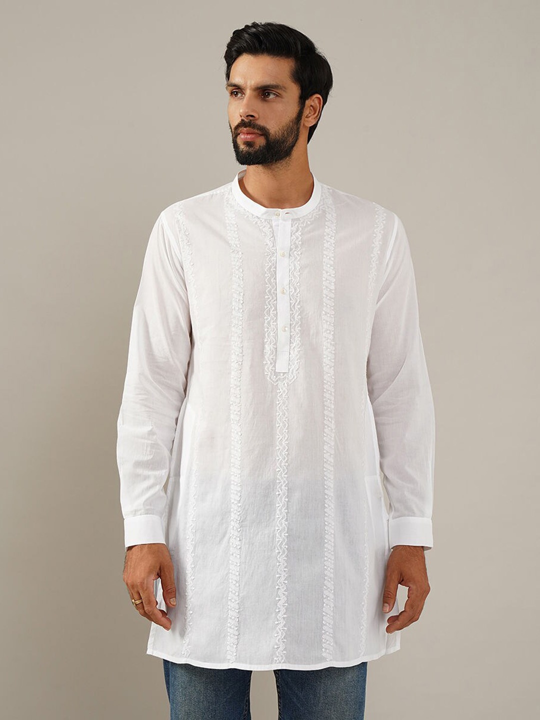 

JAYPORE Floral Embroidered Thread Work Mandarin Collar Pure Cotton Straight Kurta, White