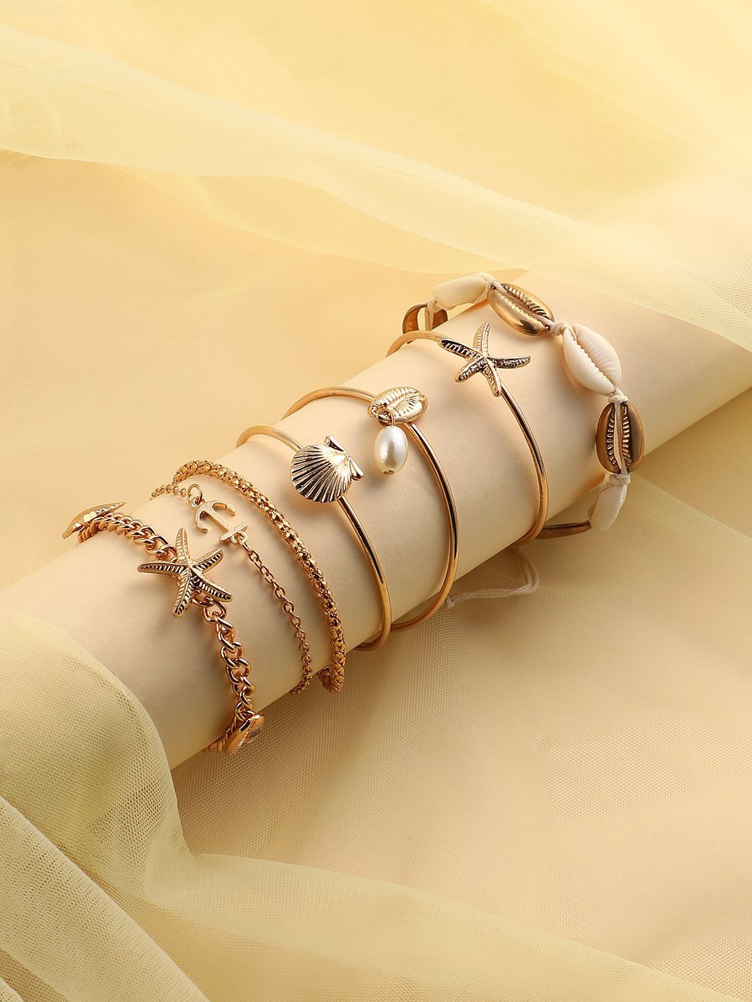 

SOHI Set Of 7 Gold-Plated Wraparound Bracelets