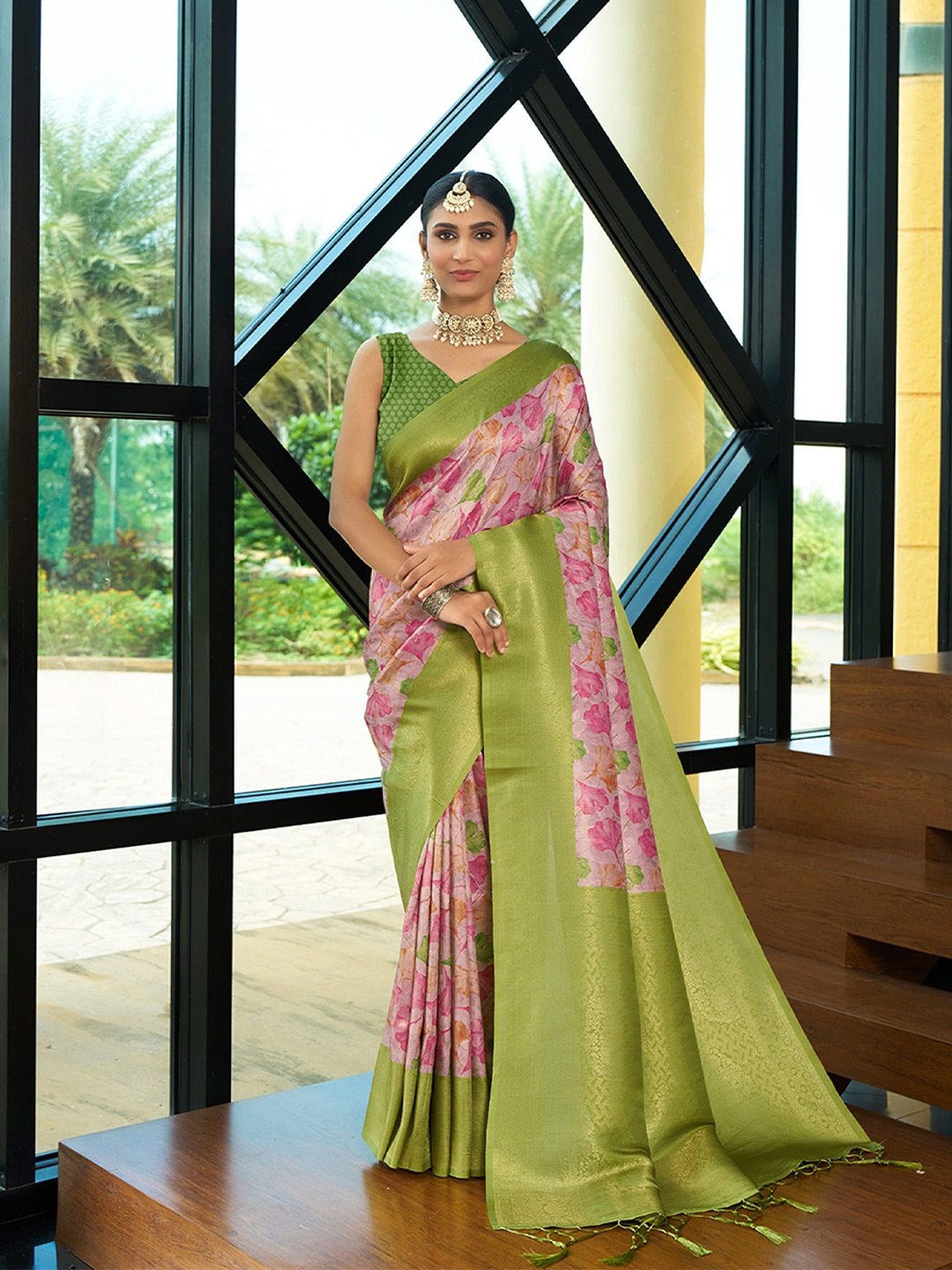 

KAYOMMI Floral Zari Pure Silk Kanjeevaram Saree, Green