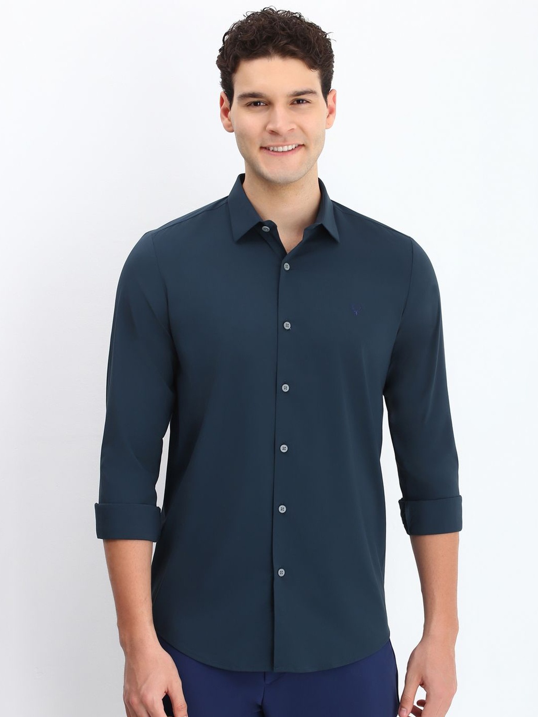 

Allen Solly Men Spread Collar Solid Slim Fit Casual Shirt, Navy blue