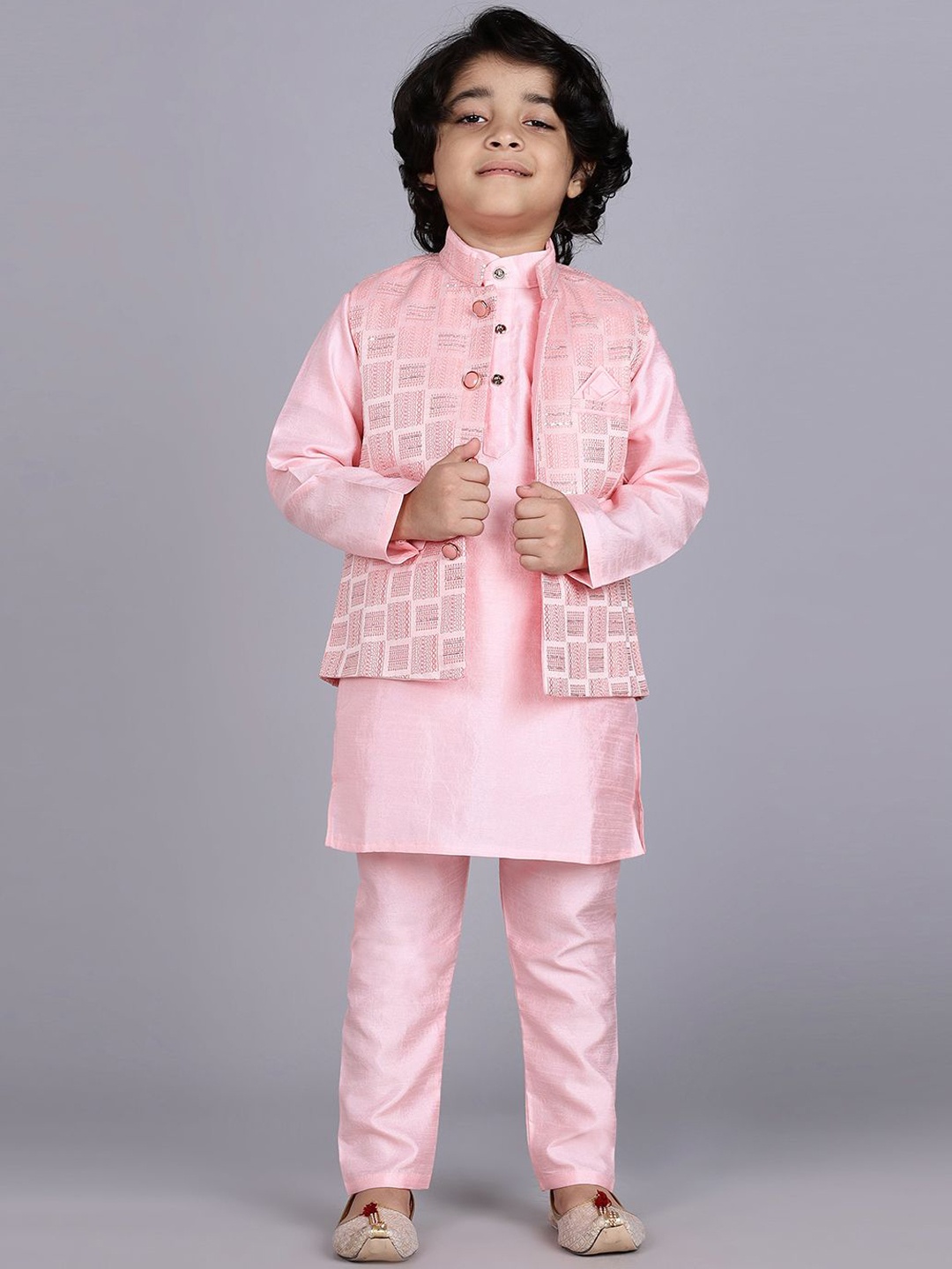 

Ridokidz Boys Mandarin Collar Straight Kurta With Pyjama & Nehru jacket, Pink