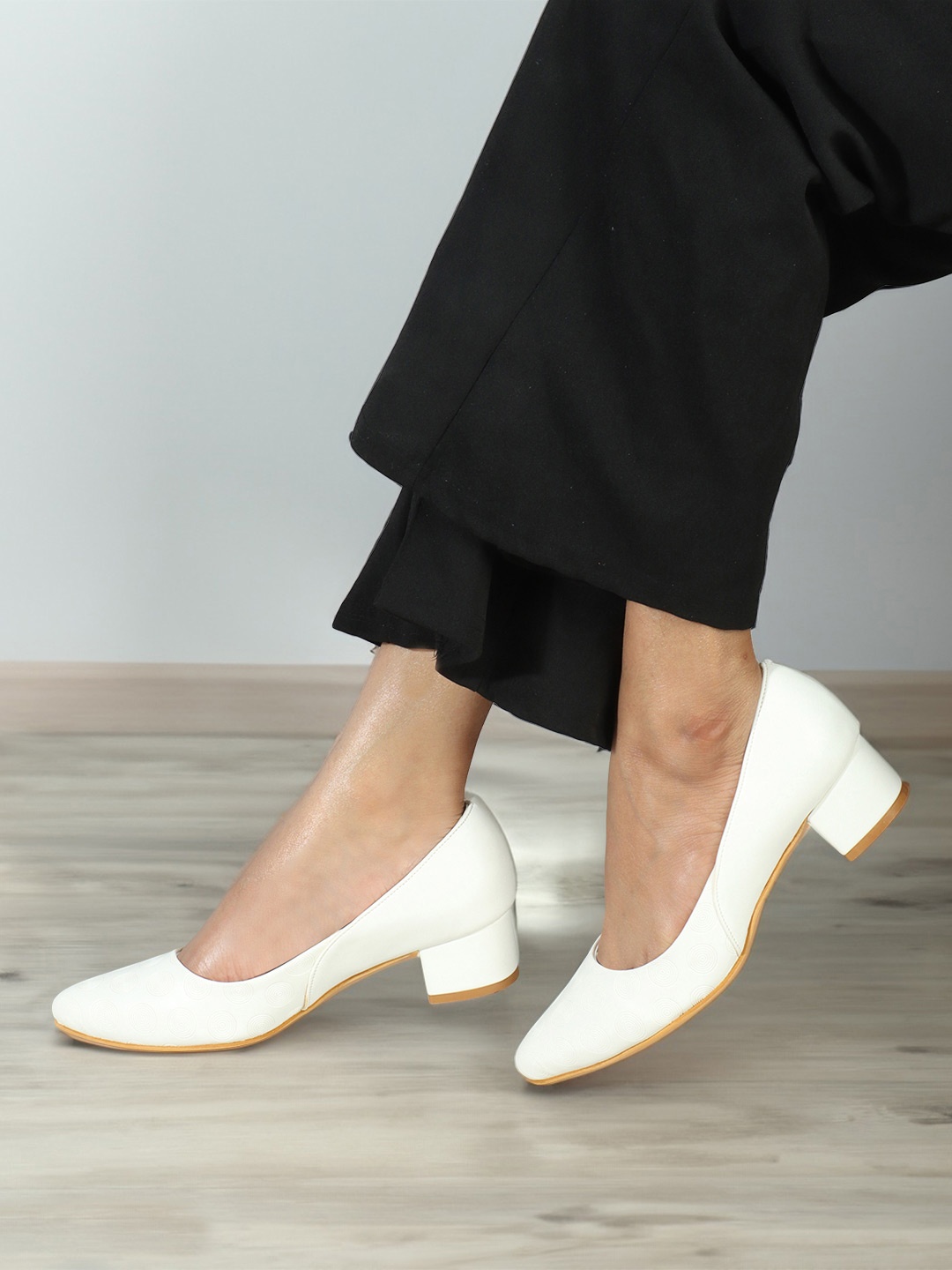 

ELLE Women Pointed Toe Block Heel Pumps, White