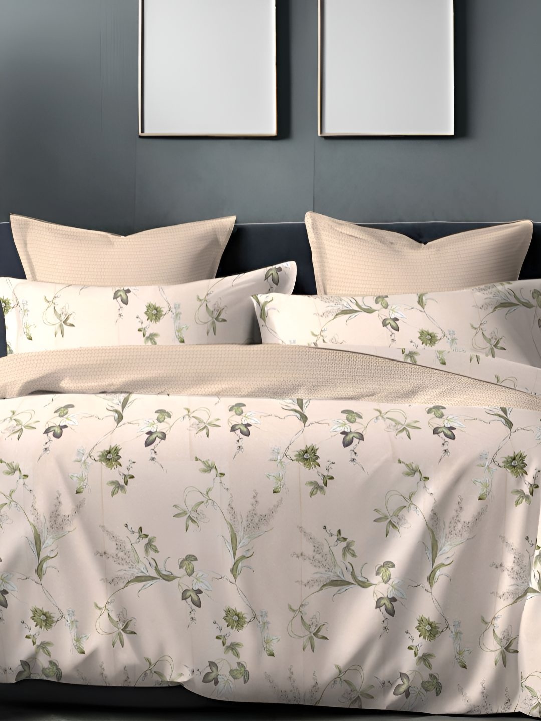 

Sleeping Owls- because your sleep matters Beige Floral 180 TC King Bedsheet with 2 Pillow Covers