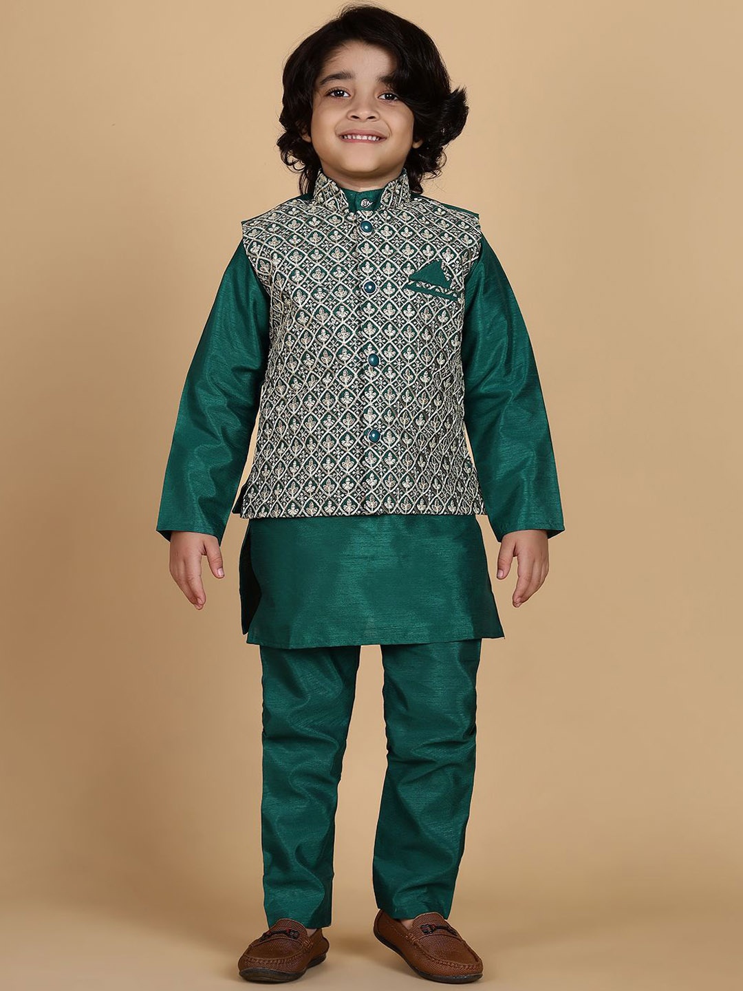 

Ridokidz Boys Mandarin Collar Straight Kurta With Pyjama & Nehru jacket, Green