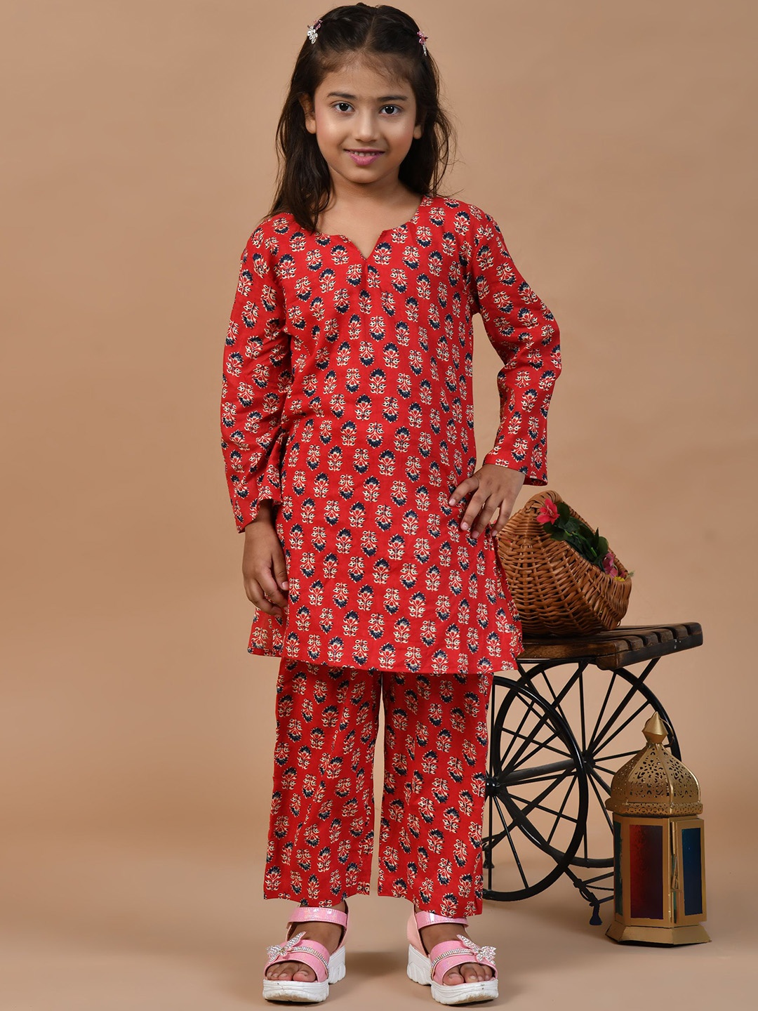 

BAESD Girls Floral Printed Regular Pure Cotton Straight Kurti with Trousers, Maroon