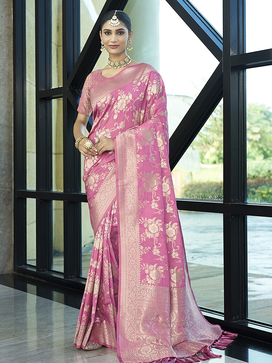 

KAYOMMI Woven Design Zari Pure Georgette Banarasi Saree, Pink