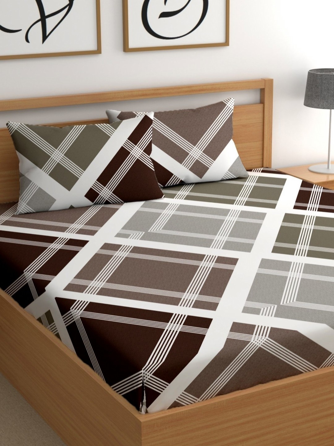 

CHHAVI INDIA Brown & White Geometric Microfiber 210 TC Queen Bedsheet Set 2.25 x 2.50 Mts