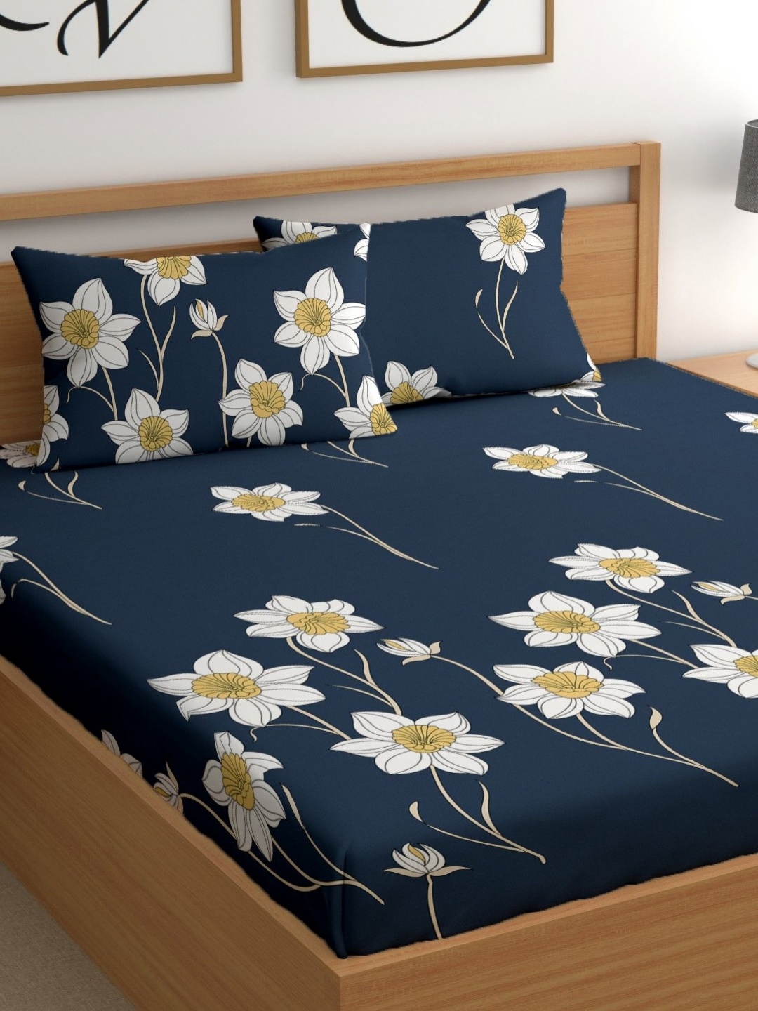 

CHHAVI INDIA Blue & White Floral Printed Microfiber 210 TC Queen Bedsheet Set 2.5 x 2.25 m