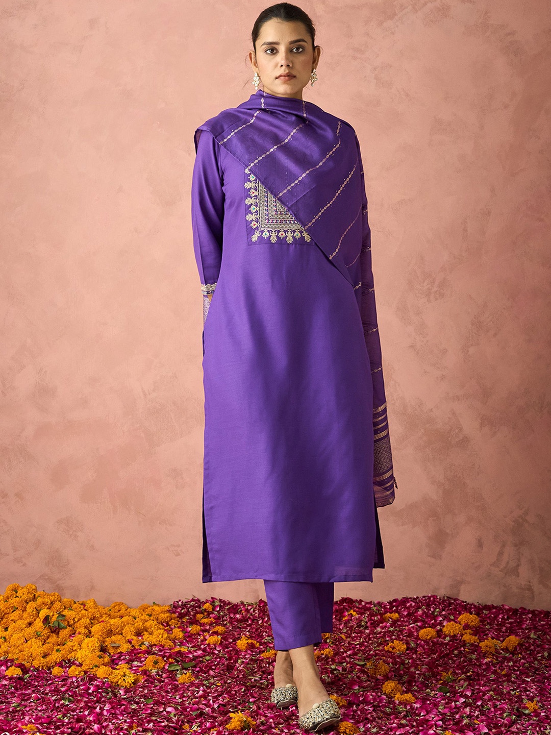 

HRITIKA Ethnic Motifs Embroidered Regular Thread Work Kurta With Trouser With Dupatta, Violet