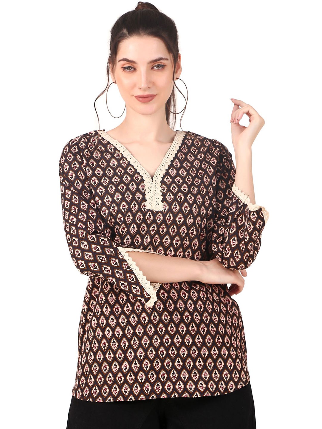 

Magnetism Printed Pure Cotton V Neck Tunic, Brown