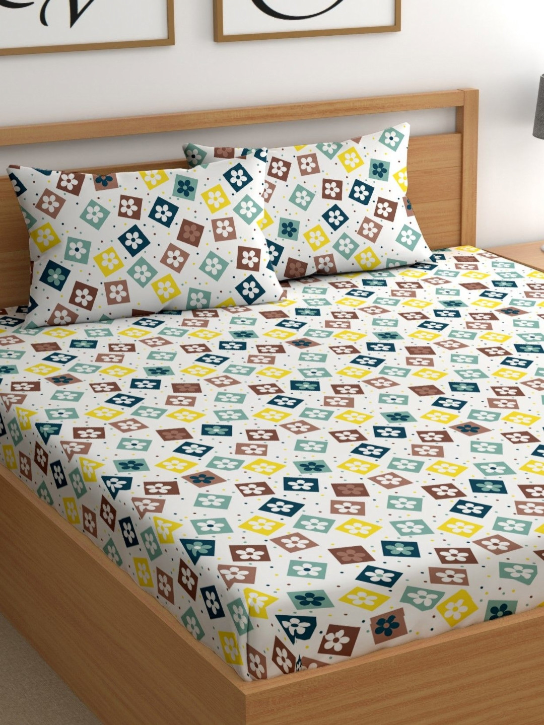 

CHHAVI INDIA White Floral Printed Microfiber 210 TC Queen Bedsheet Set 2.5 x 2.25 m