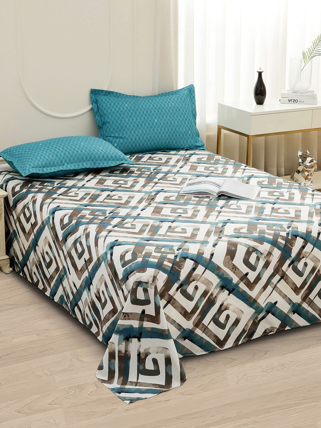 

Story@home Fluorescent Green & Beige Satin Finish Queen Bedsheet Set
