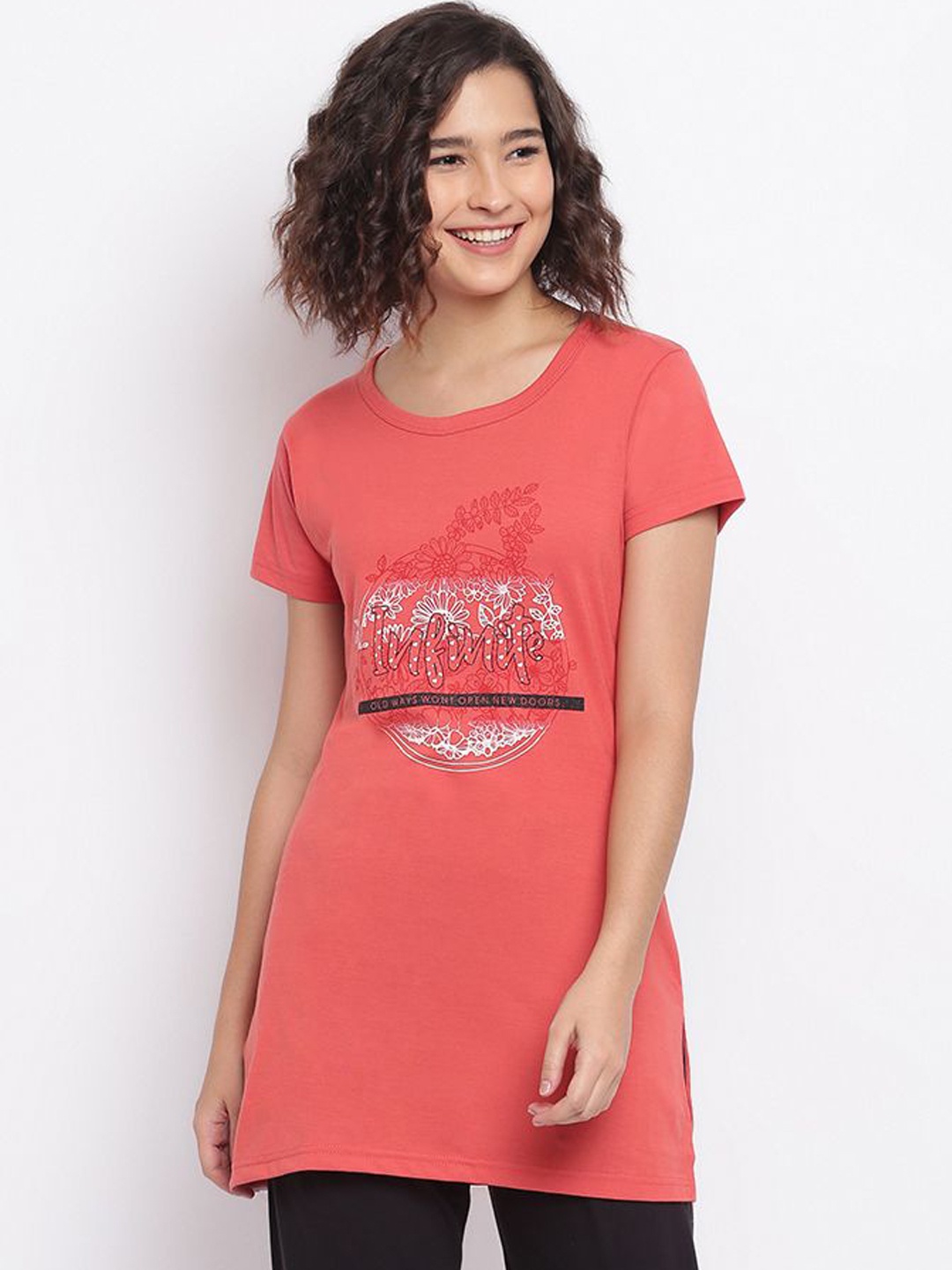 

Duchess Women Printed Night suit, Peach