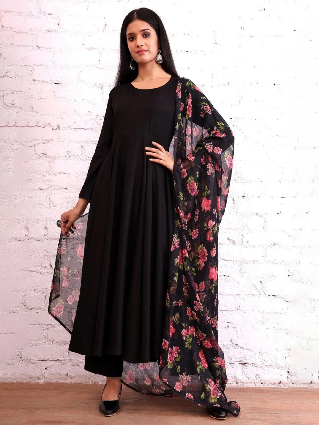 

KALINI Women Floral Anarkali Kurta, Black