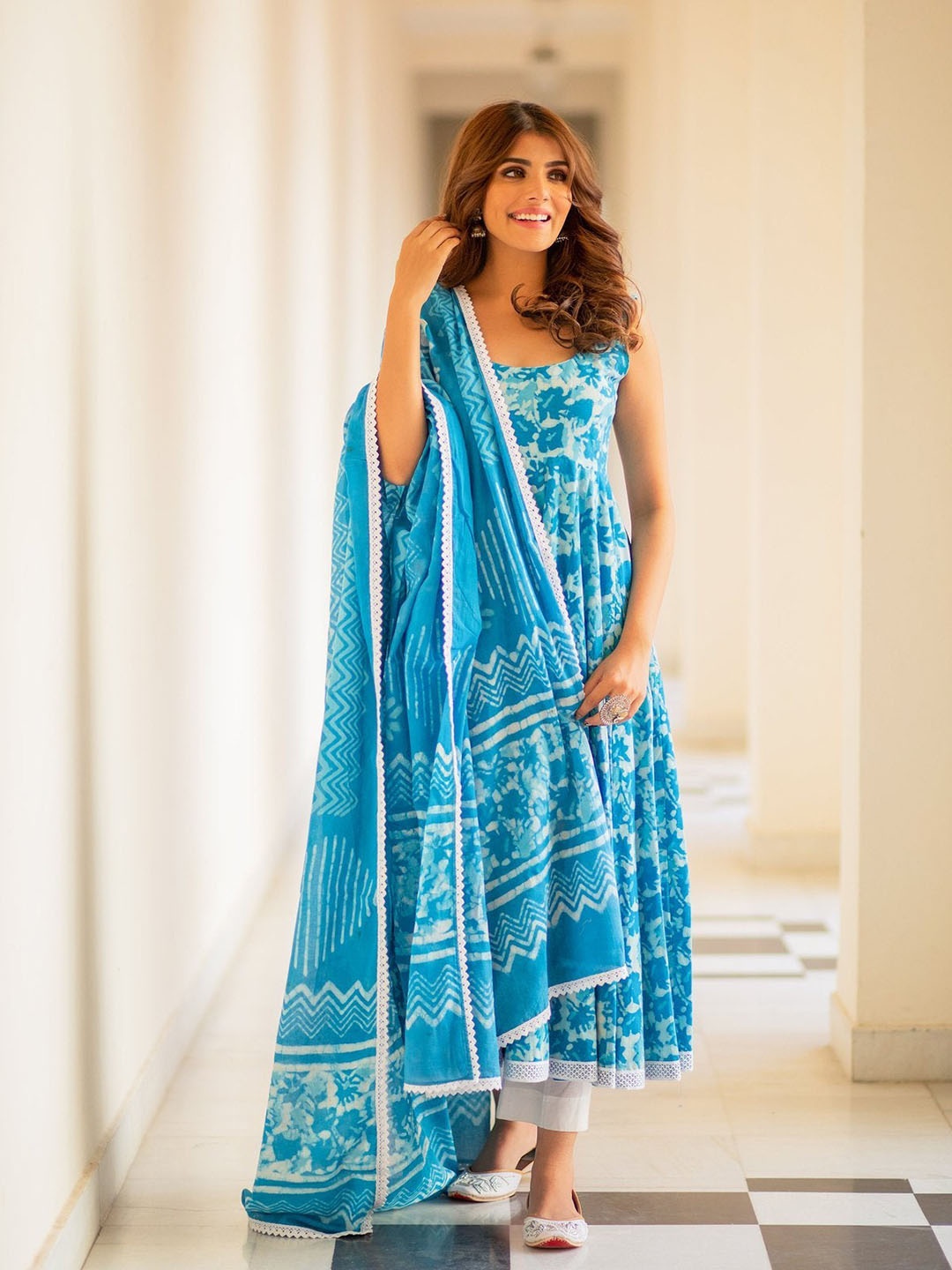 

GoSriKi Floral Printed Regular Anarkali Kurta with Trousers & Dupatta, Blue