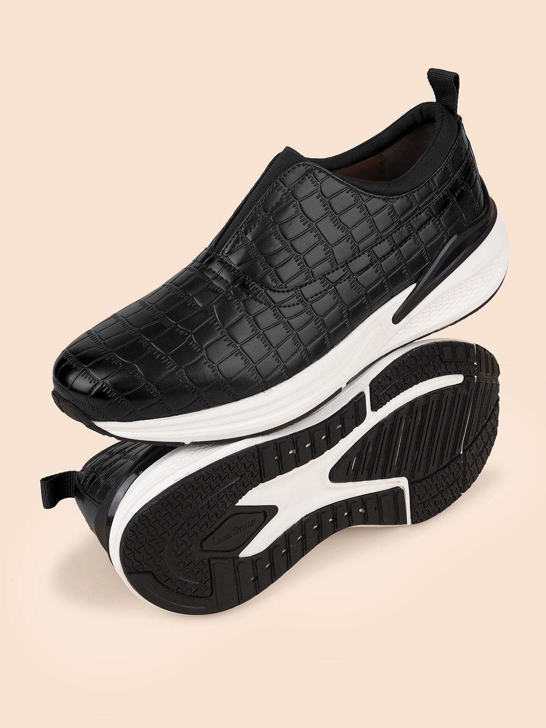 

LOUIS STITCH Men Textured PU Sneakers, Black
