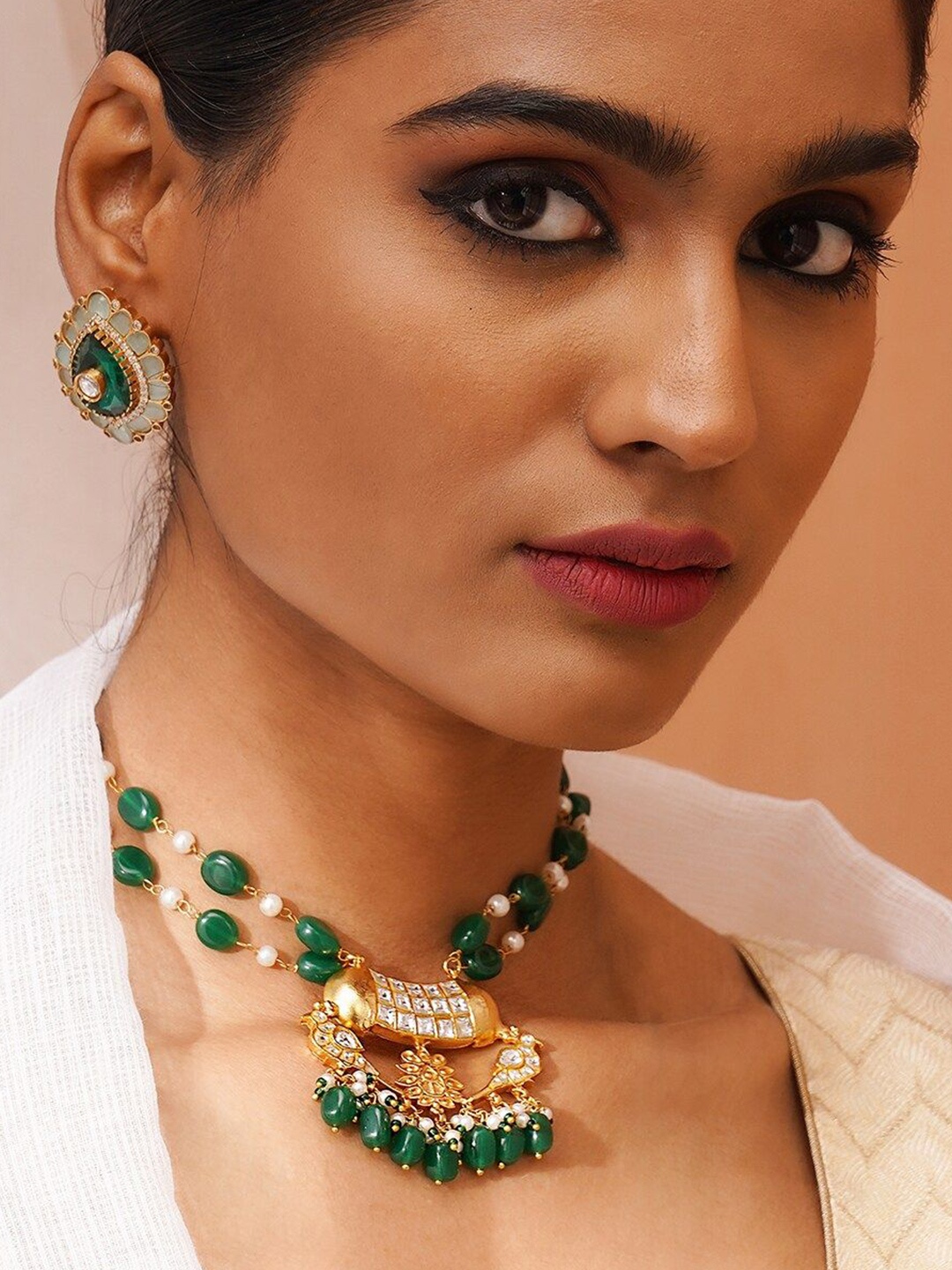 

JAYPORE Gold-Plated Stones Studded & Beaded Jewellery Set