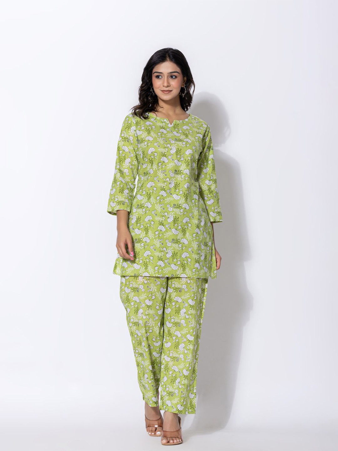 

DHANOTA Printed Pure Cotton Top With Trousers Co-Ords Night Suit Set, Green