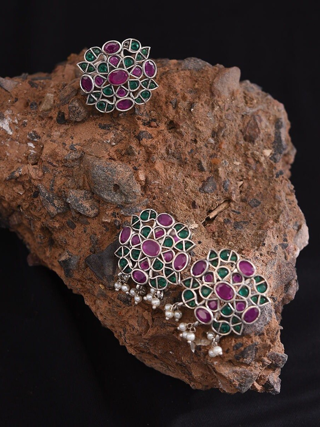 

JAYPORE Contemporary Studs Earrings, Silver
