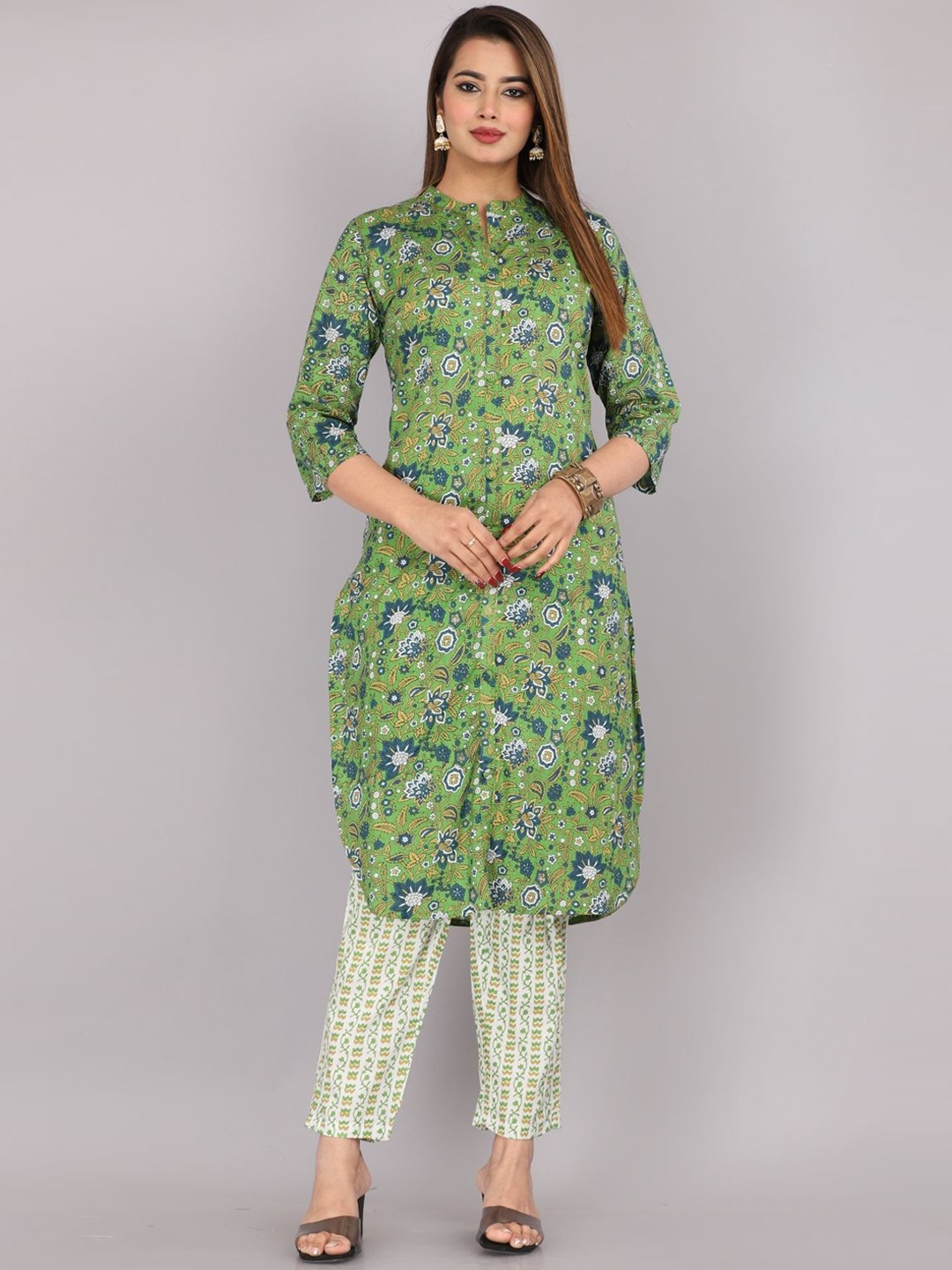 

Mehsoos Floral Printed Mandarin Collar Pure Cotton Kurta with Trousers, Green