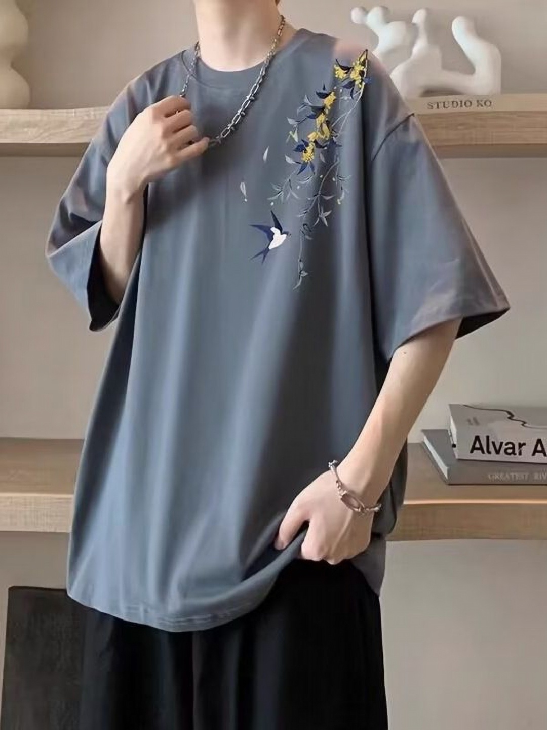 

StyleCast Men Floral Printed Round Neck Pure Cotton Oversized T-shirt, Grey