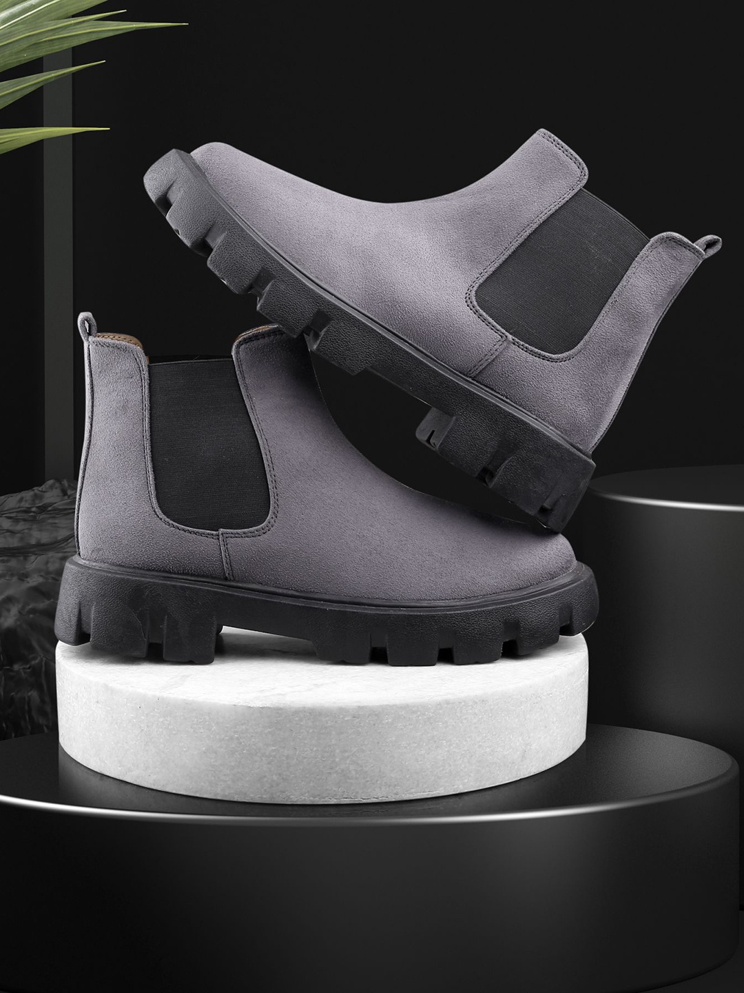 

Bxxy Men Block-Heeled Casual Chelsea Boots, Grey