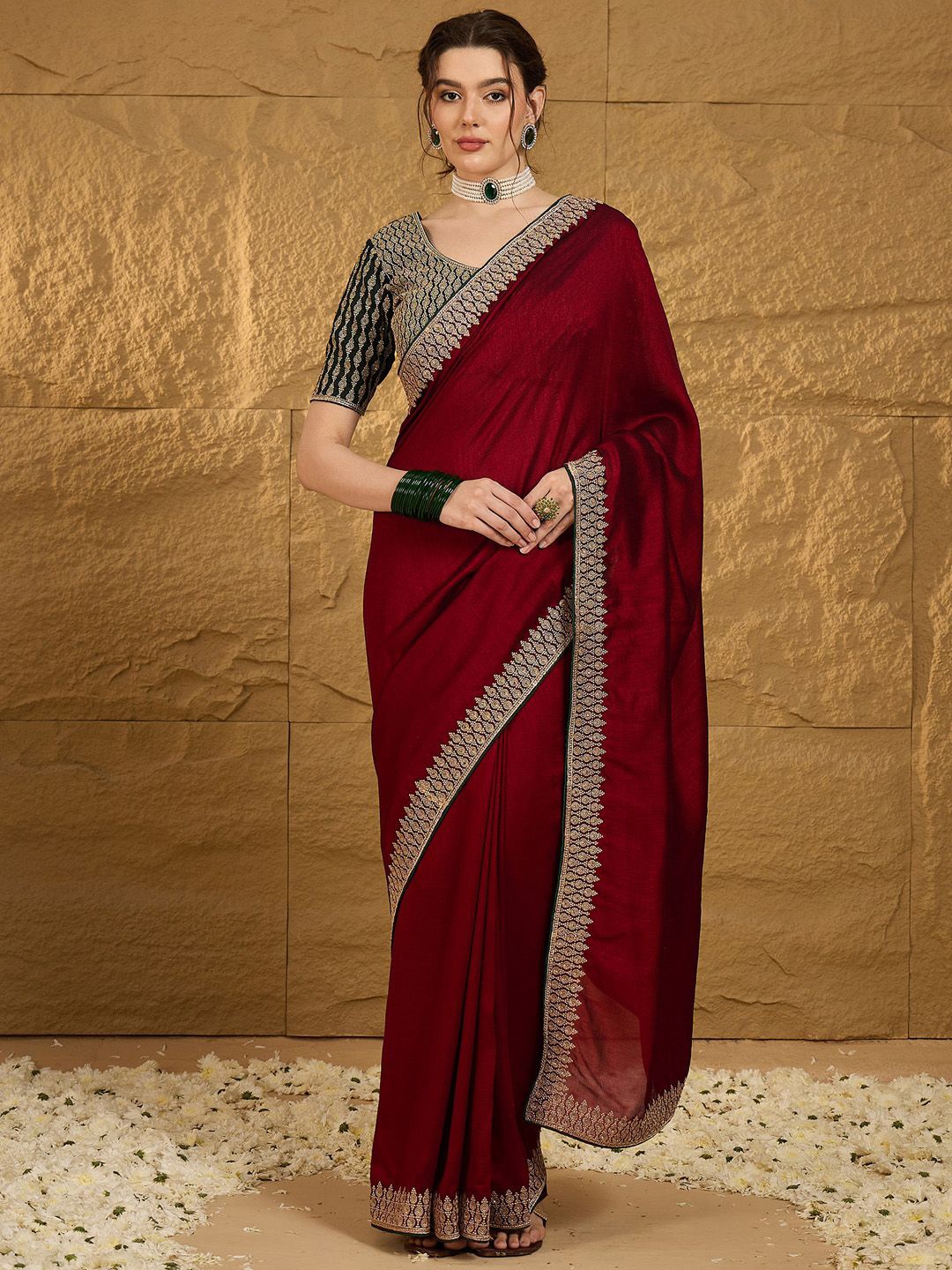

Anouk Embroidered Solid Saree, Maroon