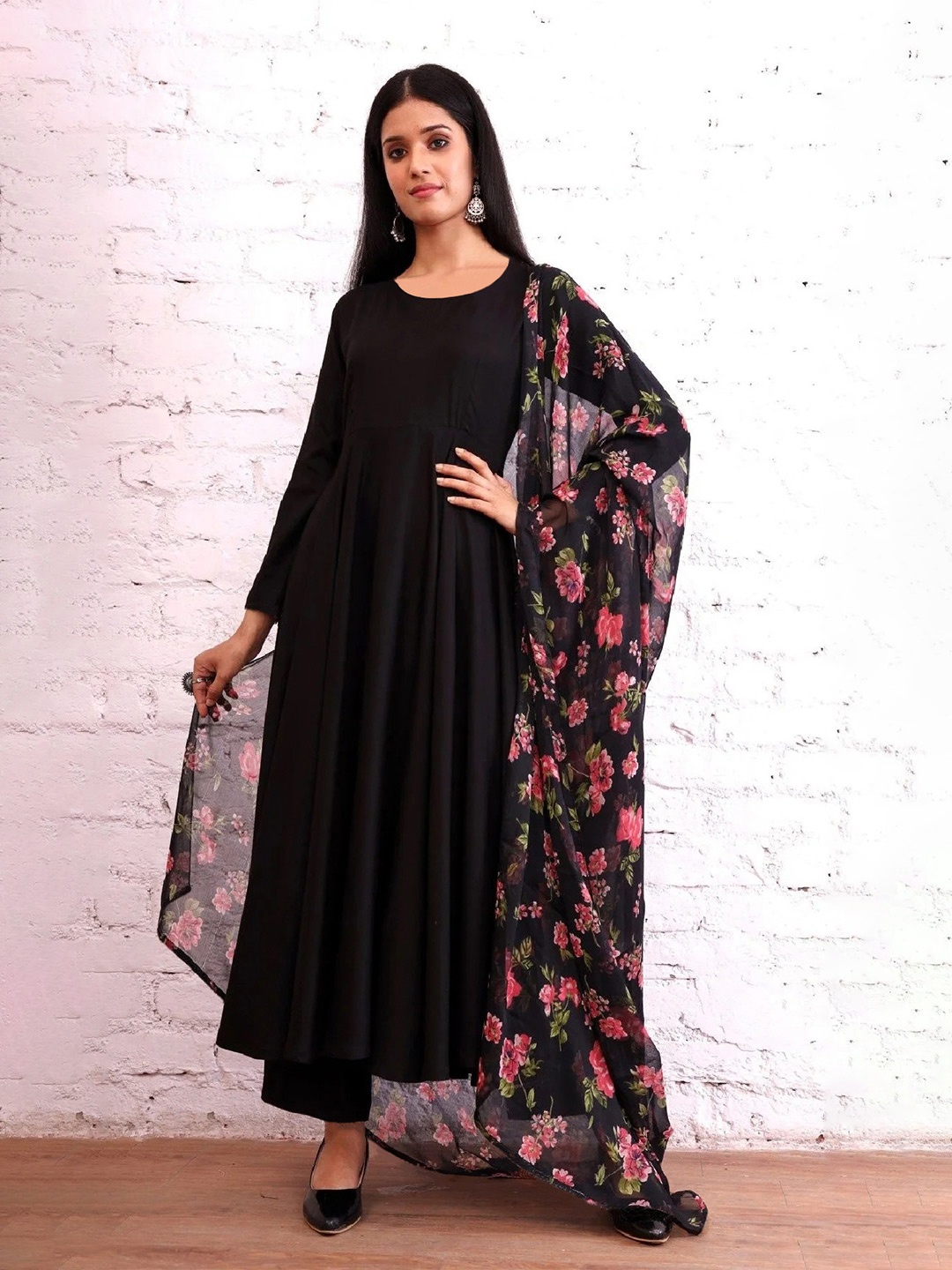 

BAESD Round Neck Pleated Anarkali Kurta with Palazzos & Dupatta, Black