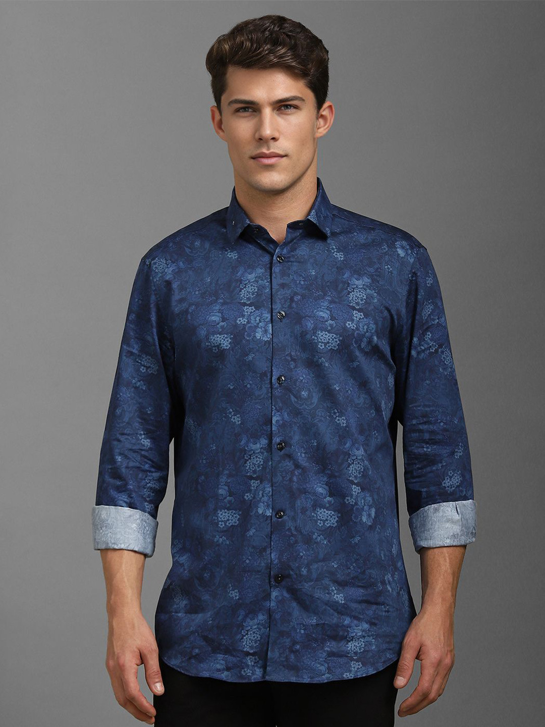 

Louis Philippe Sport Men Classic Floral Opaque Printed Casual Shirt, Navy blue