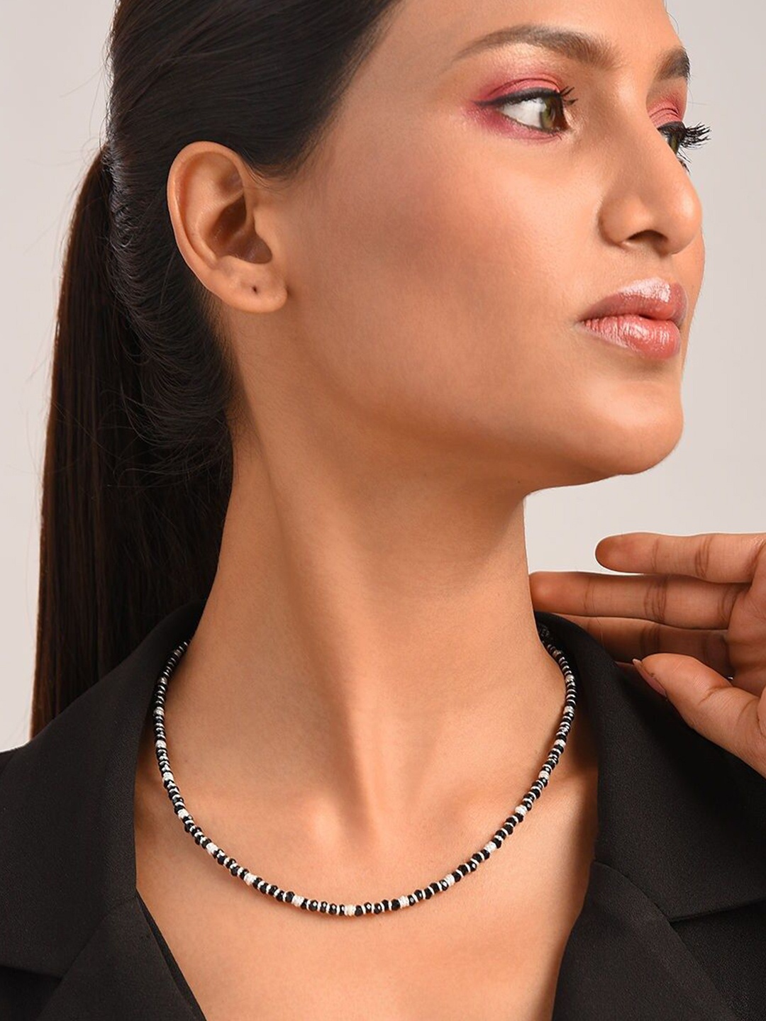 

JAYPORE Silver Onyx Necklace