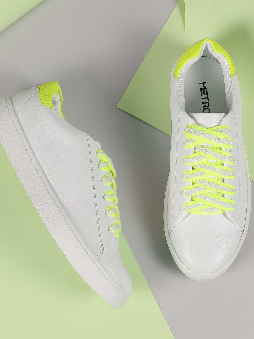 

Metro Women Lace-Ups Sneakers, Green