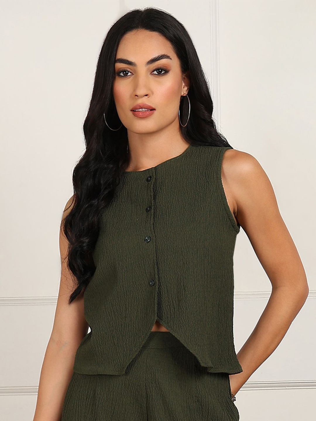 

Fashfun Solid Round Neck Sleeveless Crop Top, Green