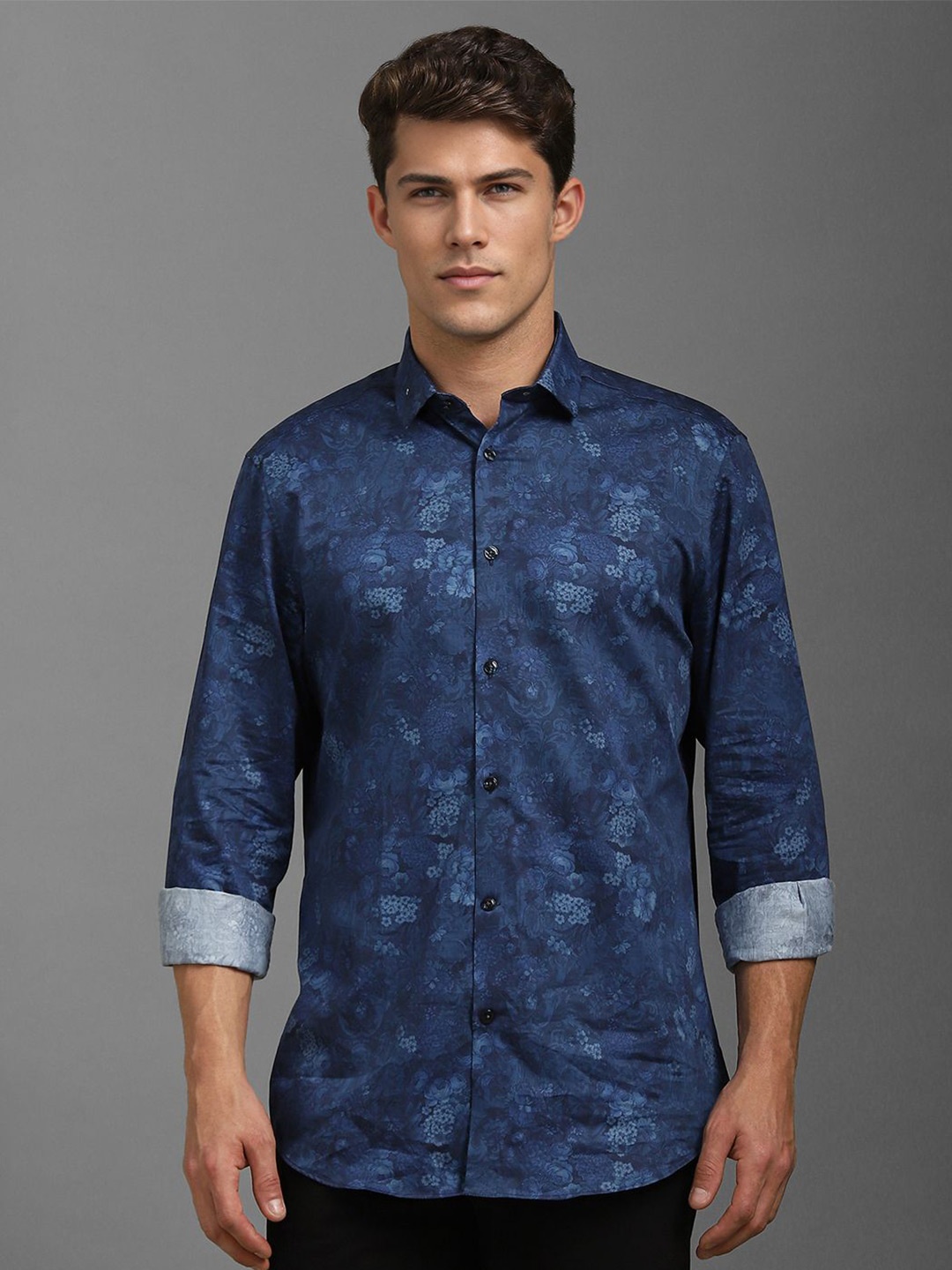 

Louis Philippe Sport Men Classic Floral Opaque Printed Casual Shirt, Navy blue