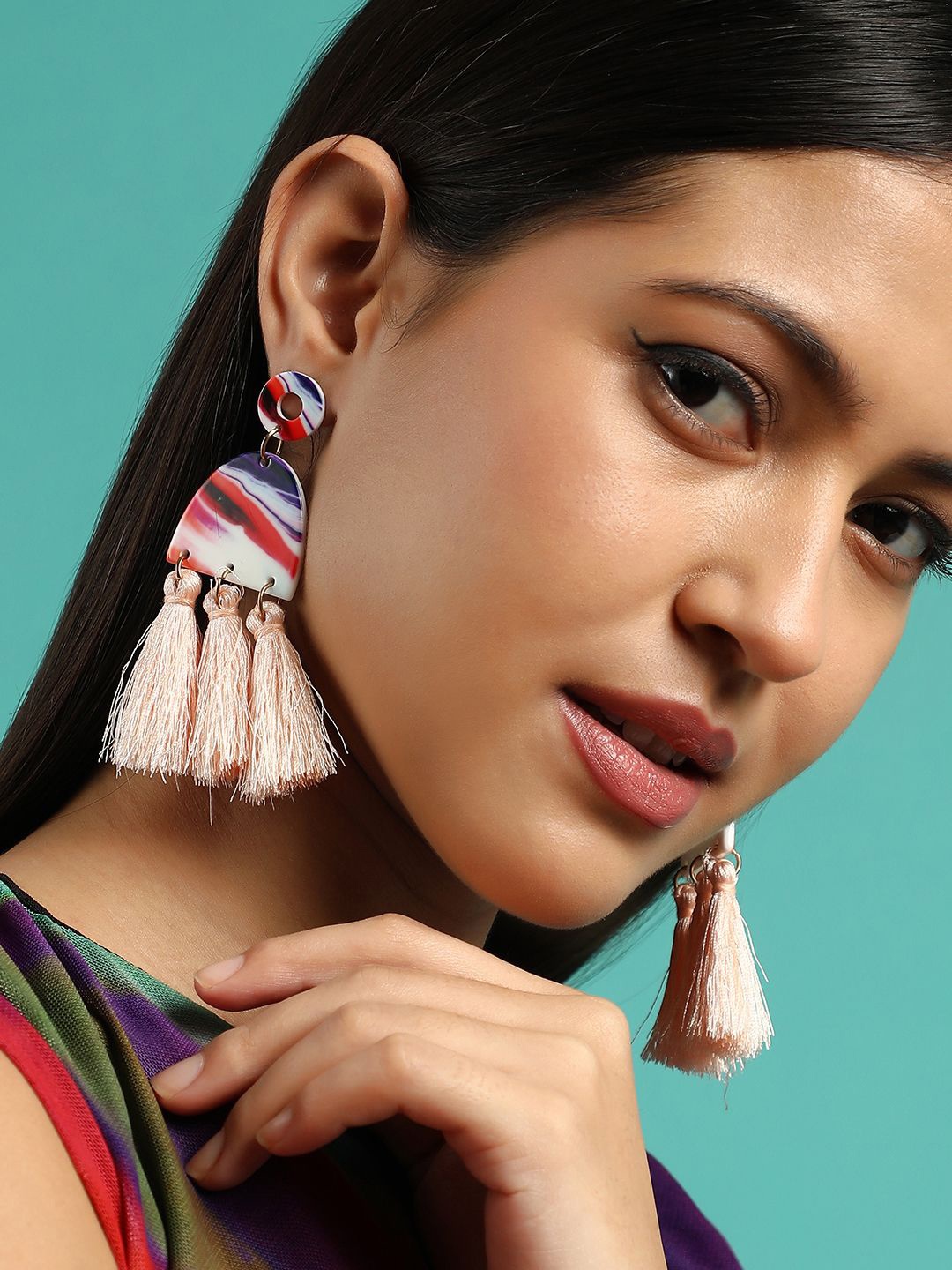 

SOHI Gold-Plated Contemporary Jamaican Drop Earrings