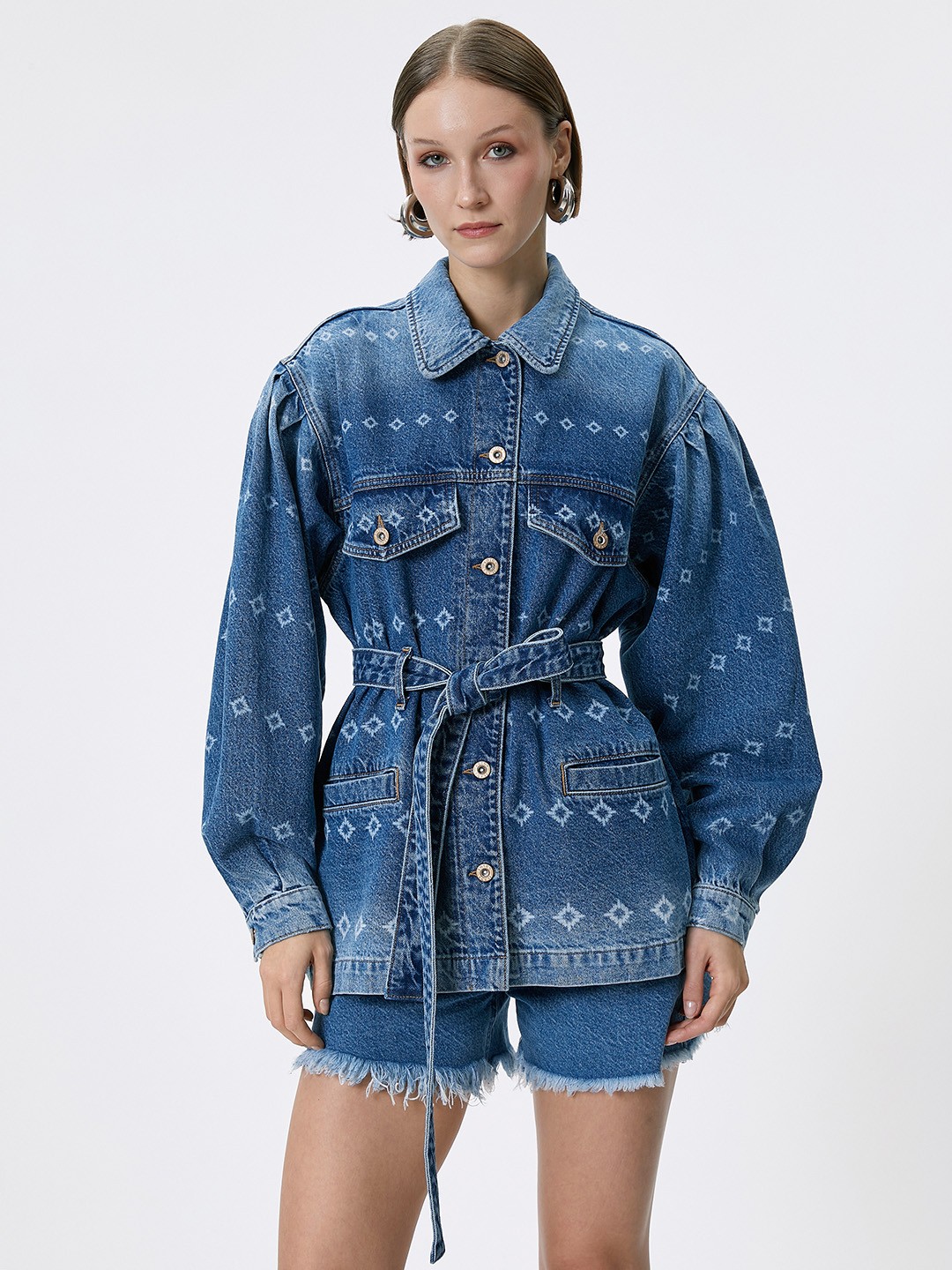 

Koton Women Spread Collar Washed Self Design Cotton Casual Denim Jacket, Turquoise blue