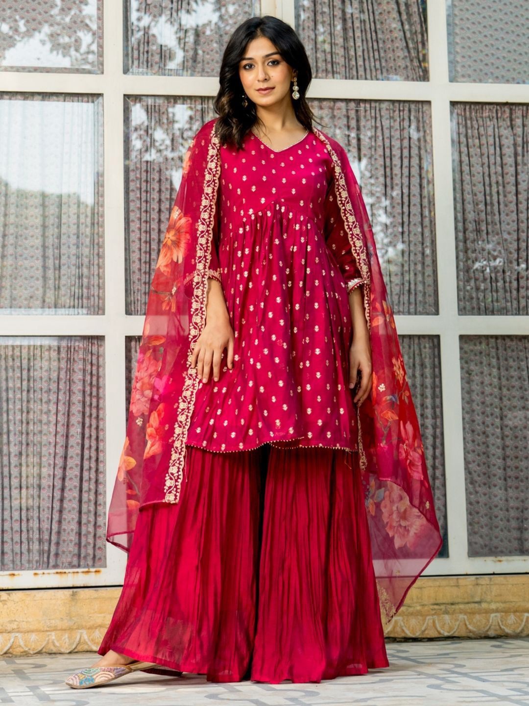 

HOUSE OF JAMOTI Floral Printed Empire Kurti With Sharara & Dupatta, Pink