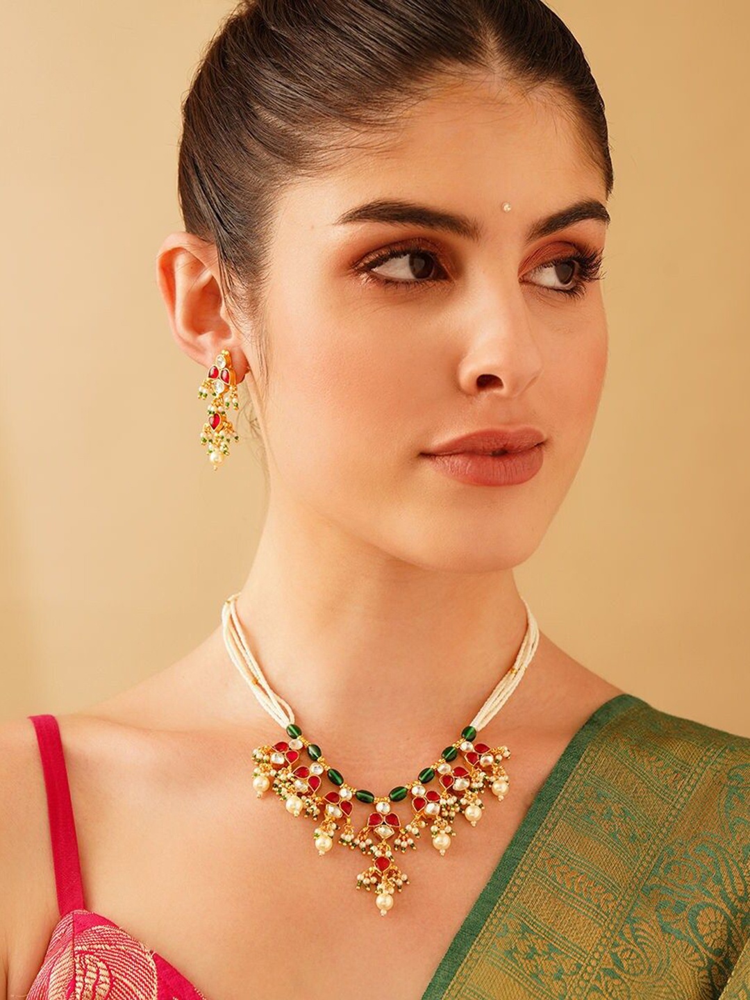 

JAYPORE Gold-Plated Stones Studded & Beaded Jewellery Set