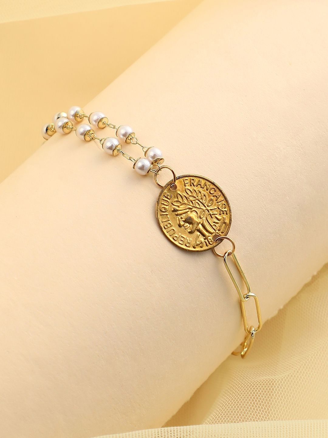 

SOHI Gold-Plated Pearls Link Bracelet