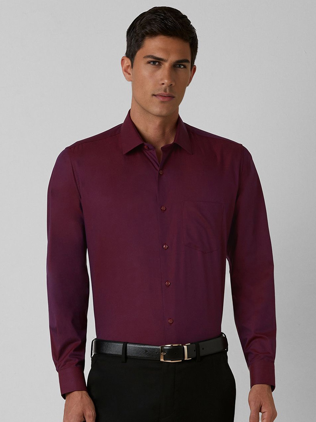 

Van Heusen Men Spread Collar Solid Cotton Formal Shirt, Purple