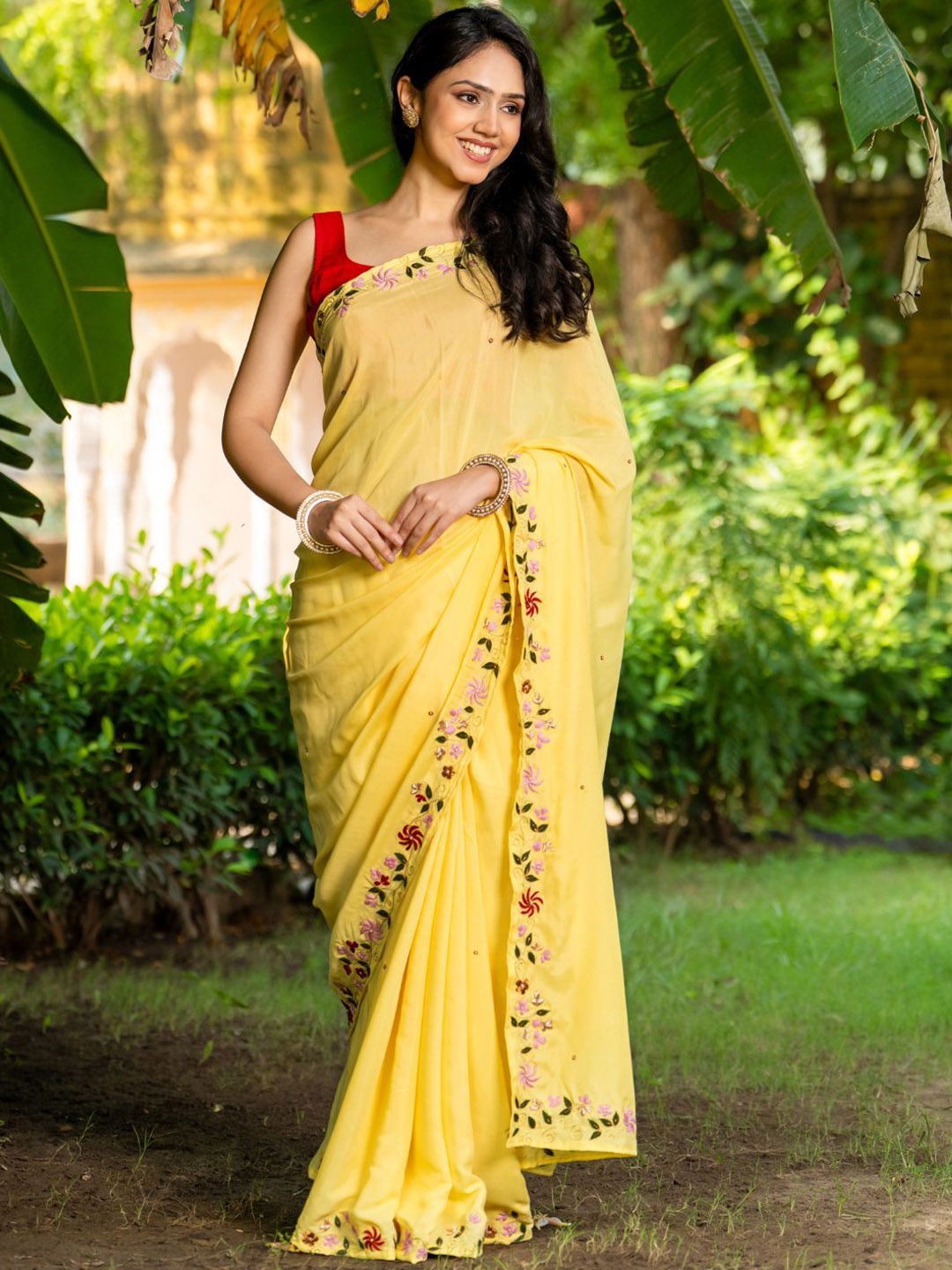 

HOUSE OF JAMOTI Embroidered Saree, Yellow