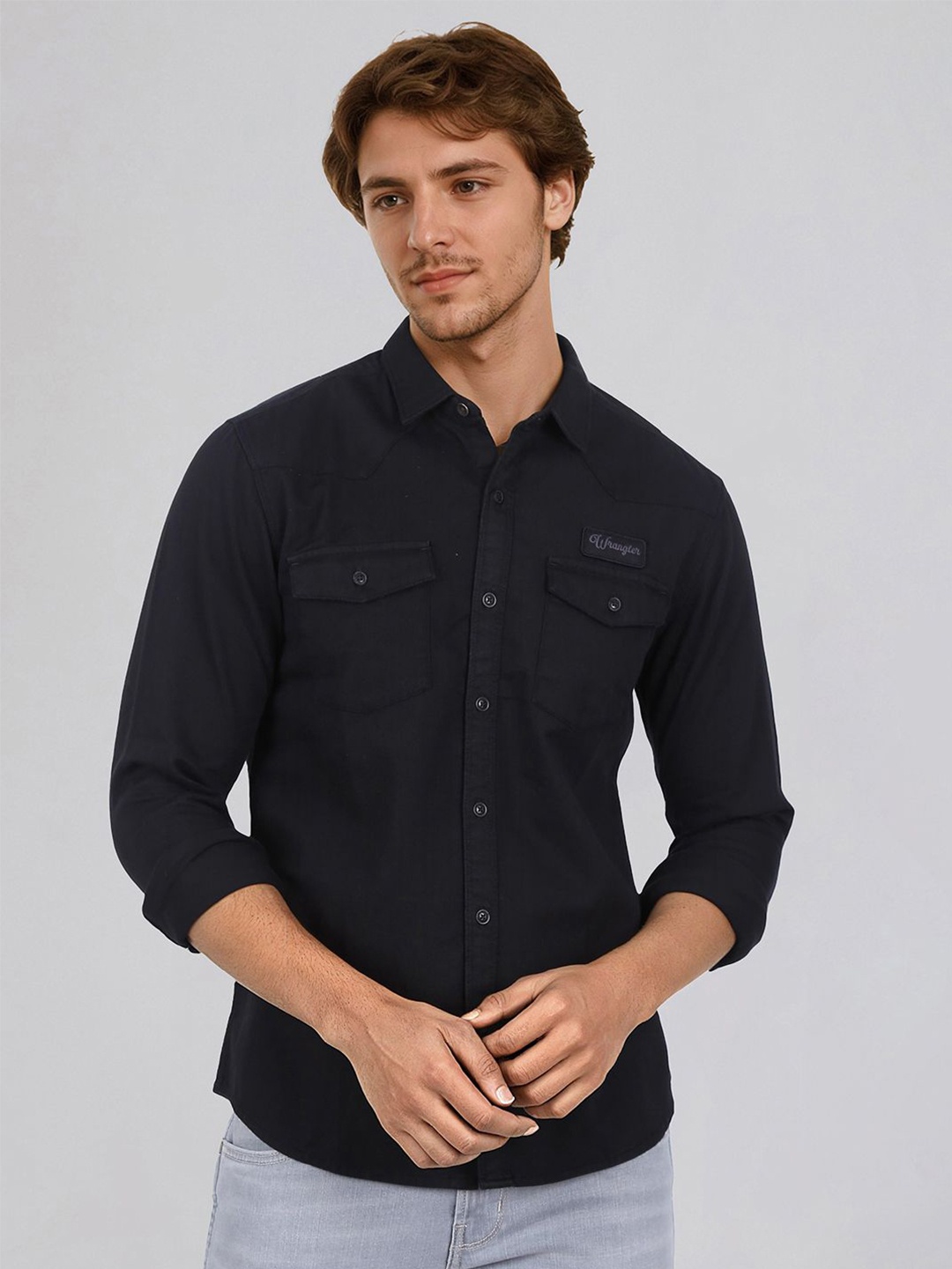 

Wrangler Men Cutaway Collar Solid Cotton Casual Shirt, Black